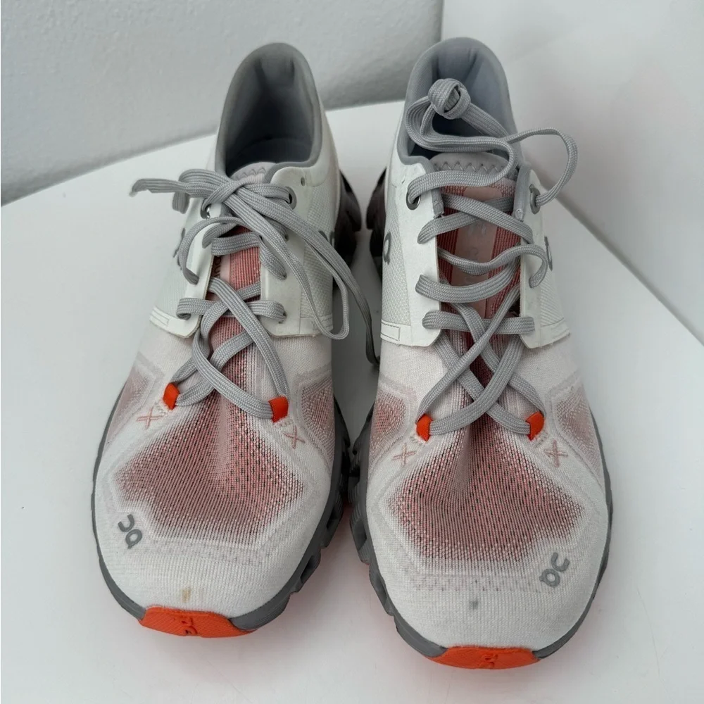 On Running Women's Athletic Shoes - White and Orange. Like new. size 9